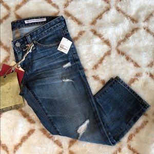 AG Jeans Maiden Capri Distressed Wash size 24